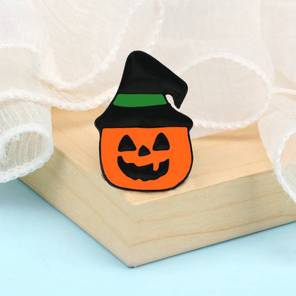 Halloween Party Enamel Brooches for Women Men Cute Ghost Pins Badges Cartoon Spooky Pet Clothes Pin Kids Backpacks Jewelry Gifts